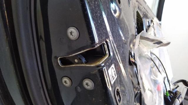 Zamek drzwi tylnych lewych 6906005050 TOYOTA