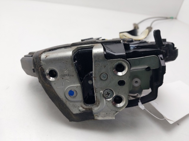 Zamek drzwi tylnych lewych 690600F011 TOYOTA