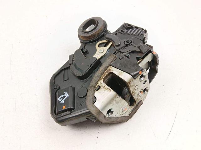 Zamek drzwi tylnych lewych 690600K040 TOYOTA