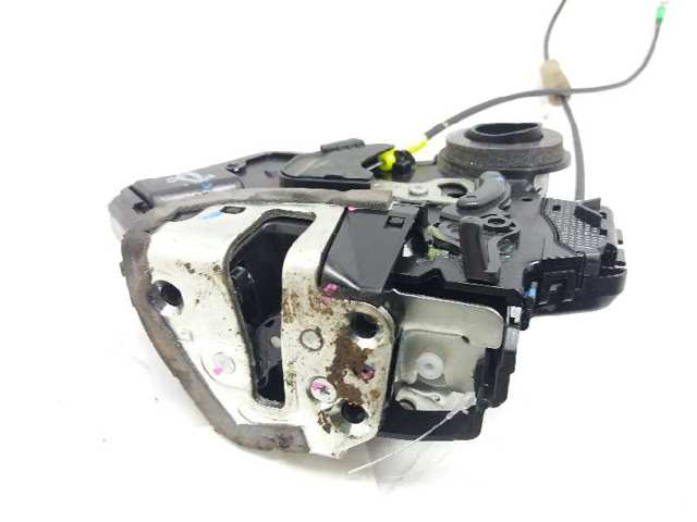Zamek drzwi tylnych lewych 690600K040 TOYOTA