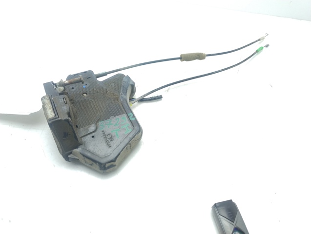 Zamek drzwi tylnych lewych 690600K040 TOYOTA