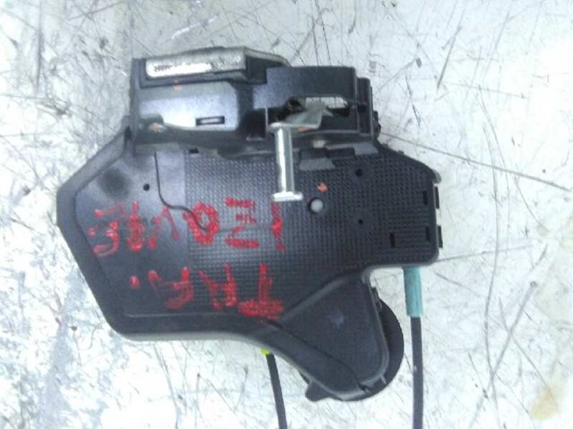 Zamek drzwi tylnych lewych 690600K040 TOYOTA