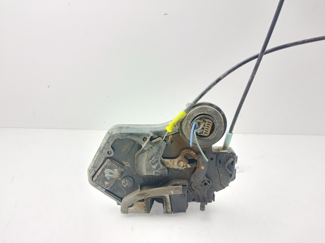 Zamek drzwi tylnych lewych 690600K040 TOYOTA