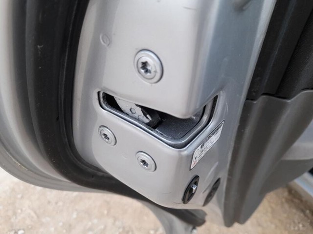 Zamek drzwi tylnych lewych 6906047041 TOYOTA
