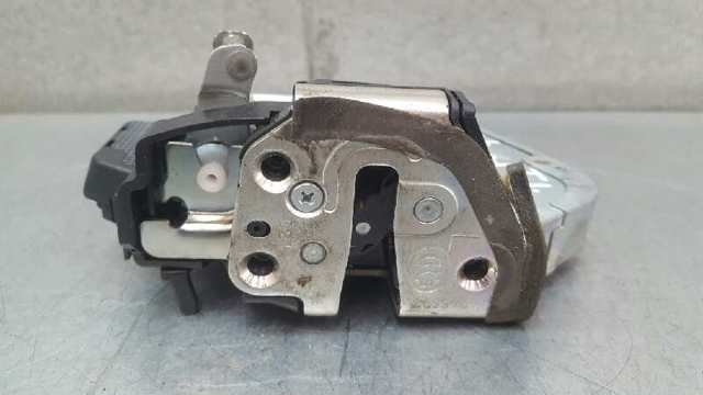 Zamek drzwi tylnych lewych 6906053040 TOYOTA