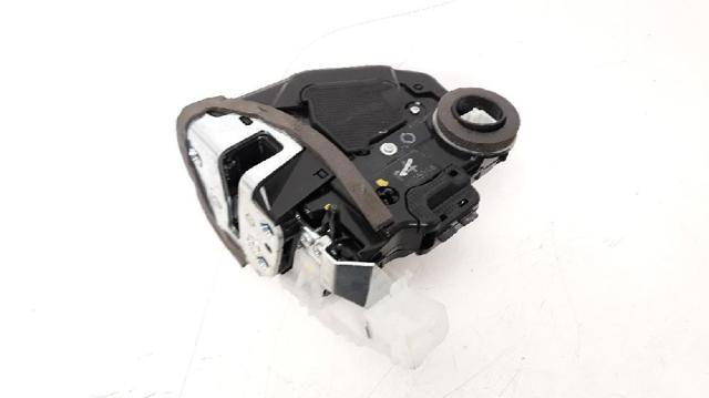 Zamek drzwi tylnych lewych 69060F4010 TOYOTA