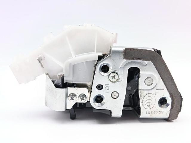 Zamek drzwi tylnych lewych 69060F4010 TOYOTA