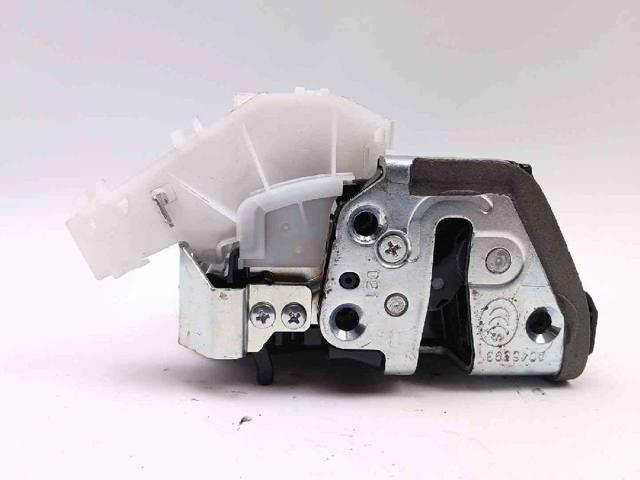 Zamek drzwi tylnych lewych 69060F4010 TOYOTA