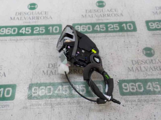 Zamek drzwi tylnych lewych 69060F4010 TOYOTA