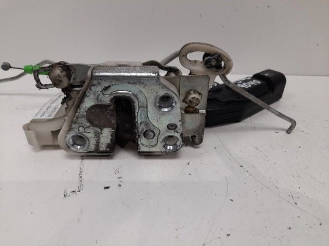 Zamek drzwi przednich prawych 693100H010 TOYOTA