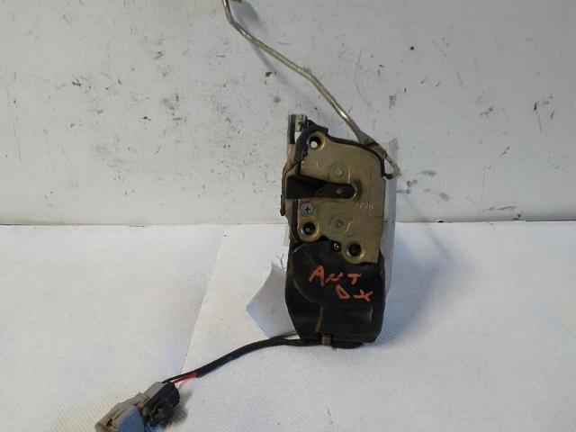 Zamek drzwi przednich prawych Toyota RAV4 2 XA2