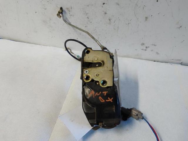 Zamek drzwi przednich prawych Toyota RAV4 2 XA2