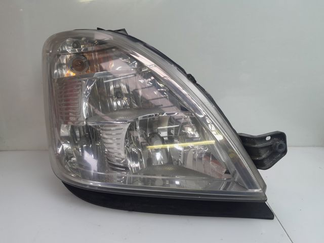 Reflektor prawy 69500010 IVECO