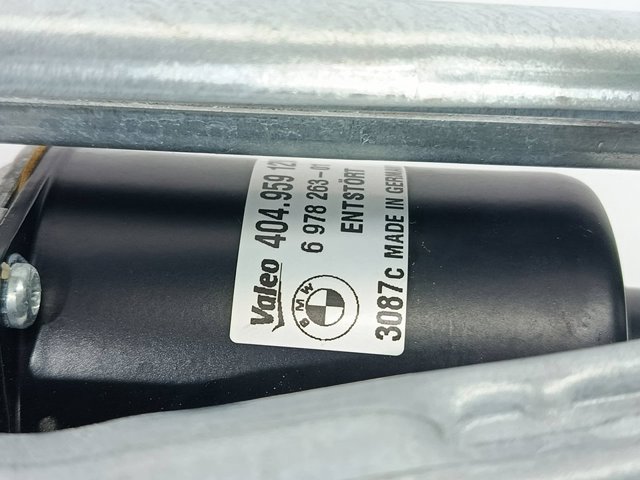 Silniczek wycieraczki szyby przedniej 697826301 BMW