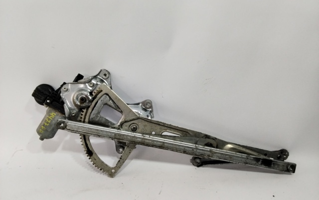 Mechanizm podnoszenia szyby drzwi przednich prawych 6980130260 TOYOTA