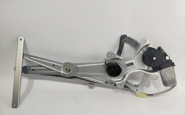 Mechanizm podnoszenia szyby drzwi przednich prawych 6980140050 TOYOTA