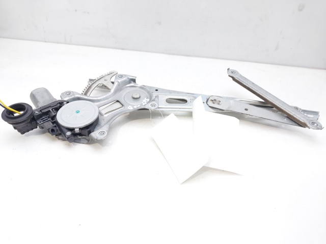Mechanizm podnoszenia szyby drzwi przednich prawych 6980152080 TOYOTA