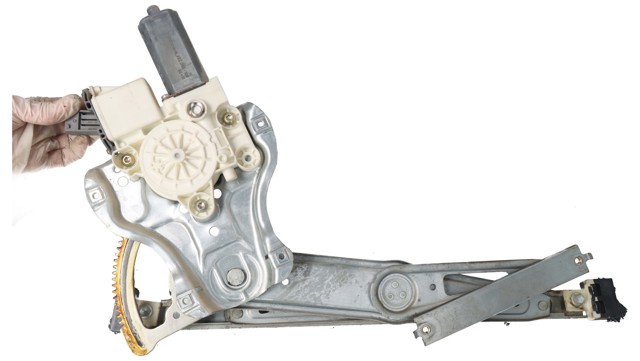 Mechanizm podnoszenia szyby drzwi przednich prawych 6981005050 TOYOTA