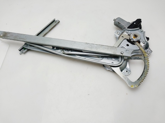 Mechanizm podnoszenia szyby drzwi przednich prawych 698100D010 TOYOTA