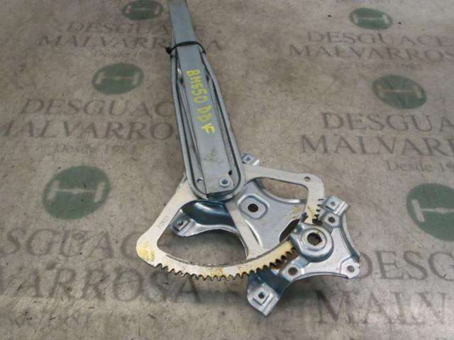 Mechanizm podnoszenia szyby drzwi przednich prawych 698100D131 TOYOTA