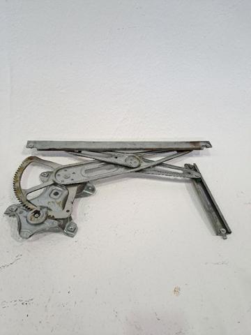 Mechanizm podnoszenia szyby drzwi przednich prawych 698100D131 TOYOTA