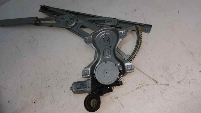Mechanizm podnoszenia szyby drzwi przednich prawych 698100D131 TOYOTA