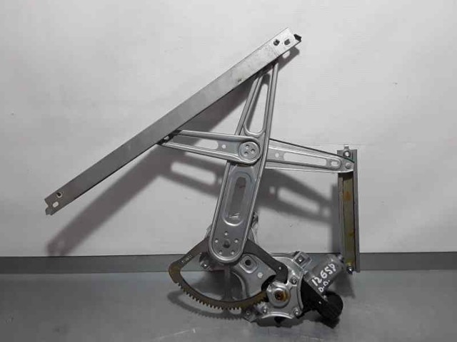 Mechanizm podnoszenia szyby drzwi przednich prawych 698100D300 TOYOTA