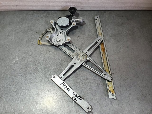 Mechanizm podnoszenia szyby drzwi przednich prawych 698100D300 TOYOTA