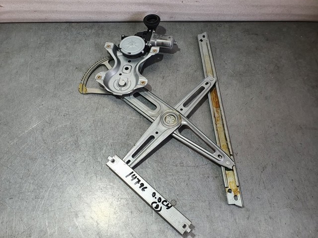 Mechanizm podnoszenia szyby drzwi przednich prawych 698100D300 TOYOTA
