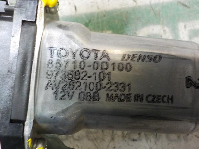 Mechanizm podnoszenia szyby drzwi przednich prawych 698100D300 TOYOTA