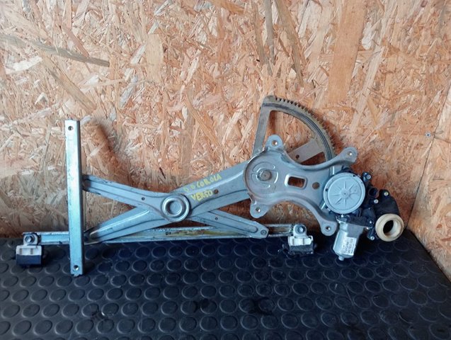 Mechanizm podnoszenia szyby drzwi przednich prawych 698100F010 TOYOTA