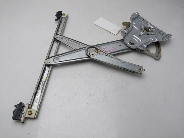 Mechanizm podnoszenia szyby drzwi przednich lewych 6982002130 TOYOTA