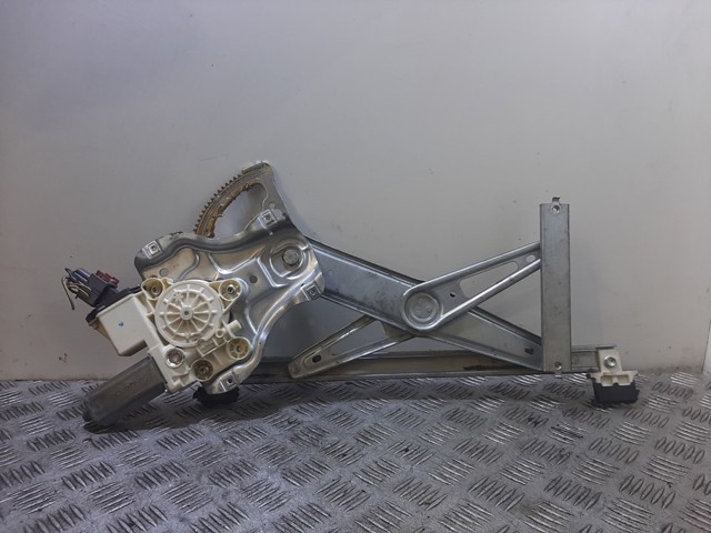 Mechanizm podnoszenia szyby drzwi przednich lewych 6982002130 TOYOTA