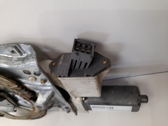 Mechanizm podnoszenia szyby drzwi przednich lewych 6982005050 TOYOTA