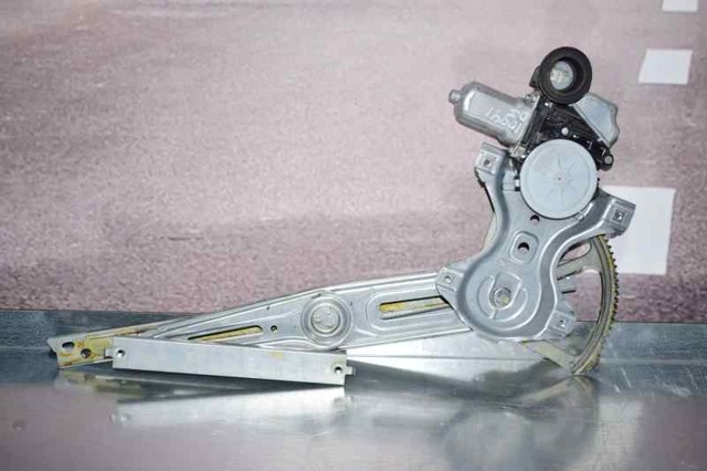 Mechanizm podnoszenia szyby drzwi przednich lewych 698200D310 TOYOTA