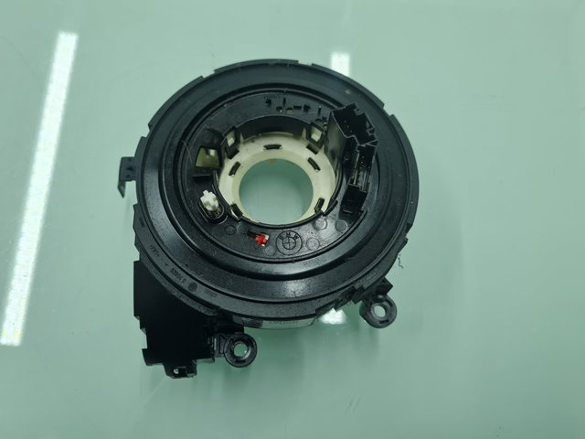 6989557 BMW