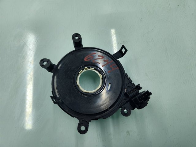 6989557 BMW
