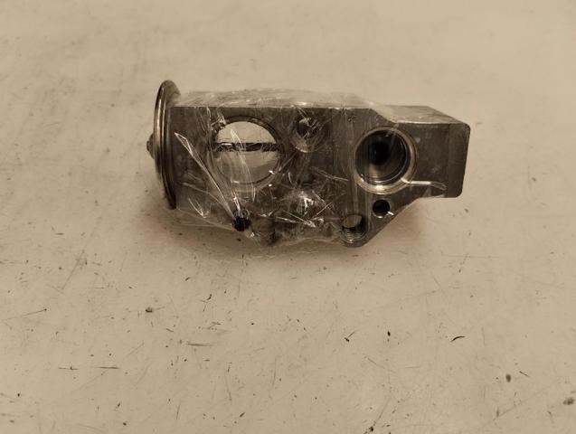Zawór termostatyczny klimatyzacji 6C0820679 VAG