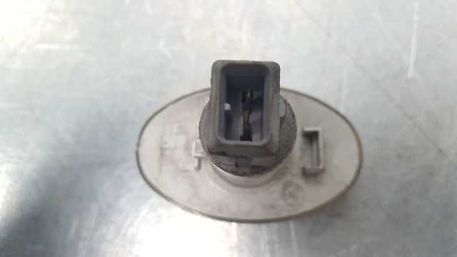 Powtarzacz kierunkowskazu na błotniku Ford Orion 3 GAL