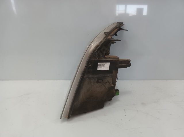 Reflektor prawy 6C1113W029 FORD