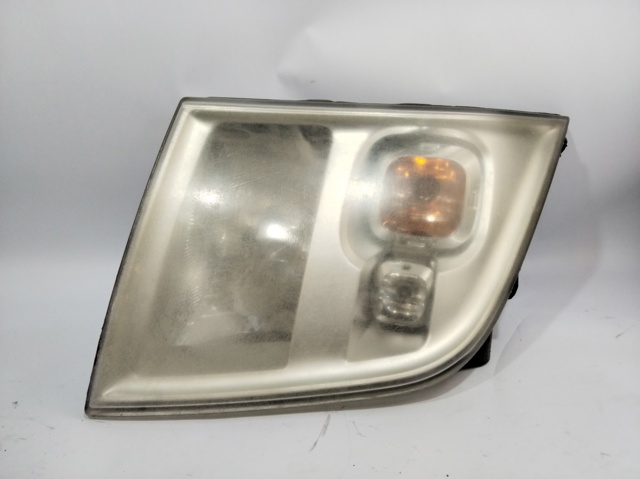 Reflektor prawy 6C1113W029DG FORD