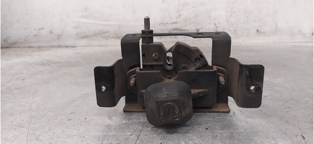 Zamek maski Ford Connect
