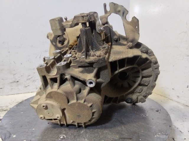 Mechaniczna skrzynia biegów w komplecie 6C1R7002AB FORD