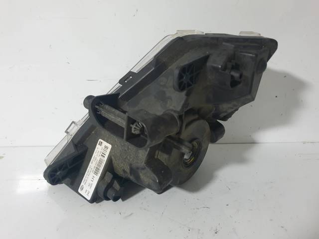 Lampa przeciwmgielna lewa 6F0941701A VAG