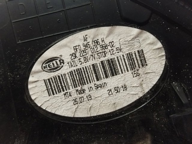 Lampa zespolona tylna prawa 6F0945096H VAG