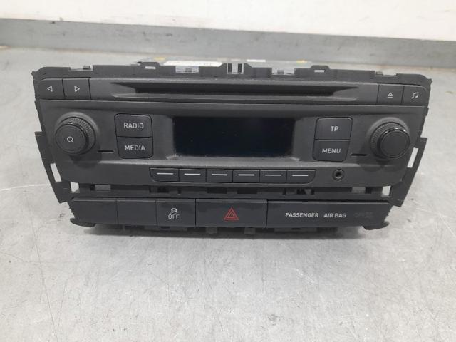 Radioodtwarzacz (radio AM/FM) 6J0035156 VAG