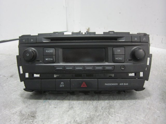 Radioodtwarzacz (radio AM/FM) 6J0035156 VAG