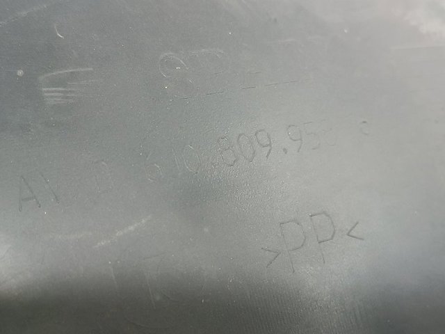 Nadkole błotnika przedniego prawe 6J0809958 VAG