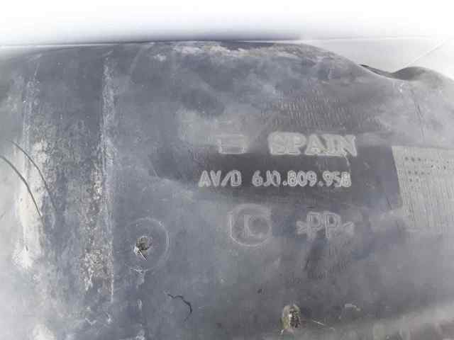 Nadkole błotnika przedniego prawe 6J0809958 VAG