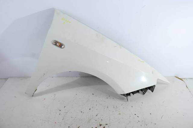 Błotnik przedni prawy 6J0821022A VAG